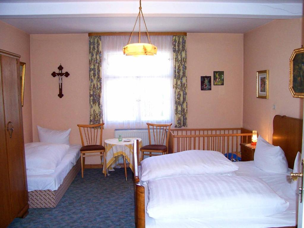 Hotel Krone Goessweinstein Chambre photo