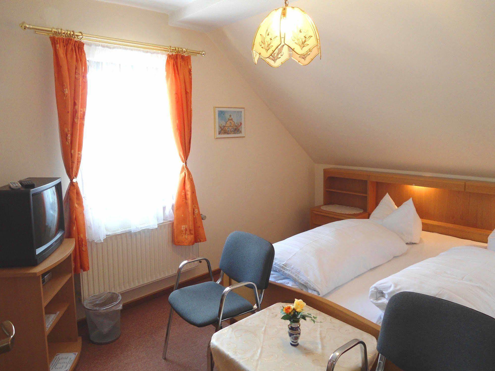 Hotel Krone Goessweinstein Extérieur photo