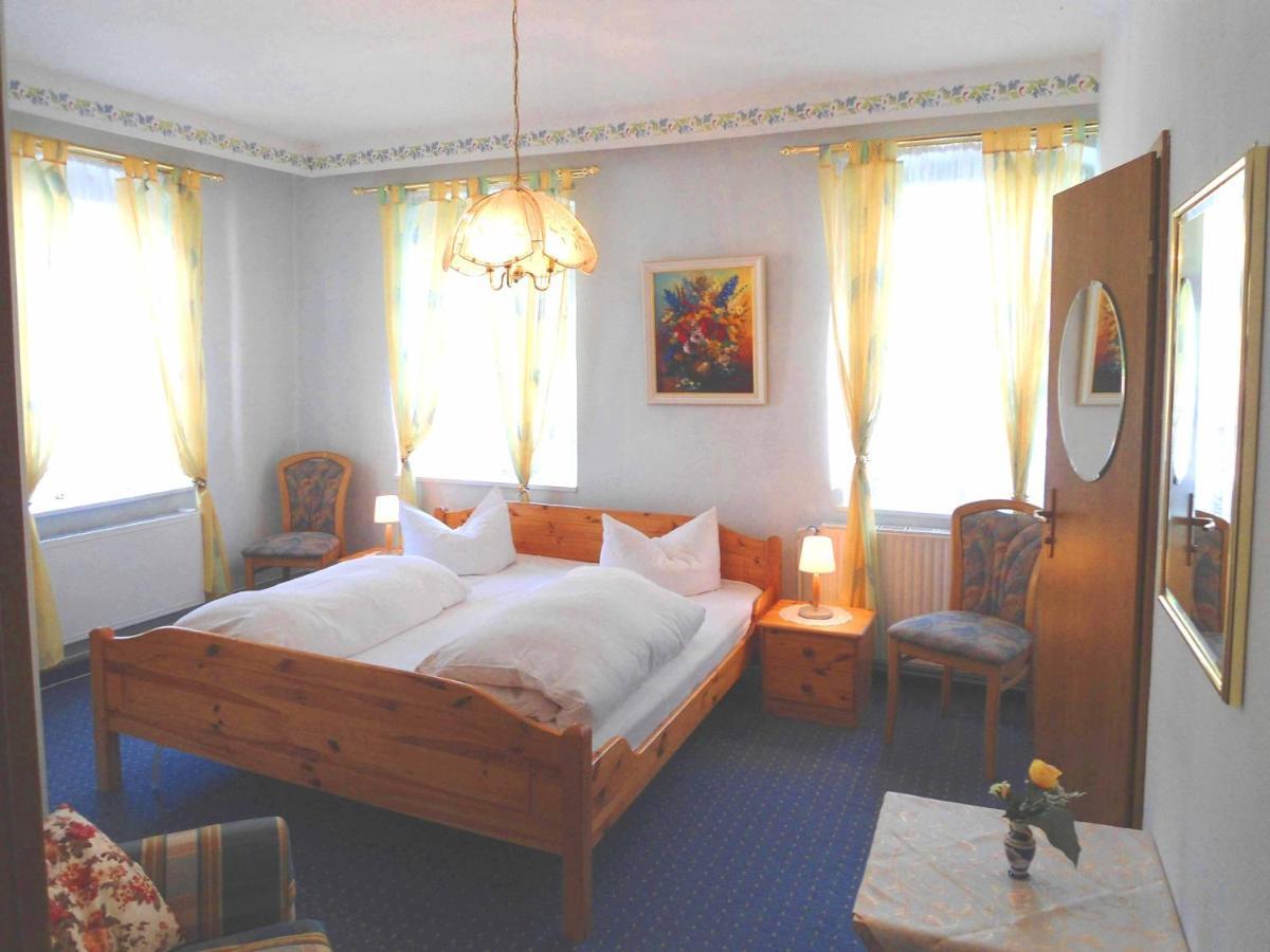 Hotel Krone Goessweinstein Extérieur photo
